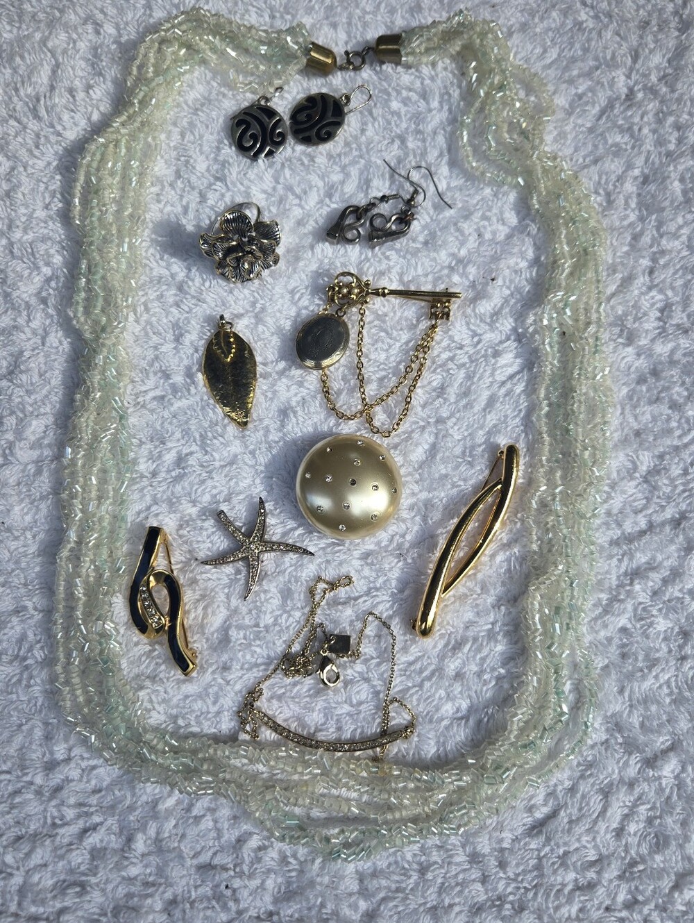 Gold and Silver Tone Jewelry, Flower, Star, Leaf (11 Items)